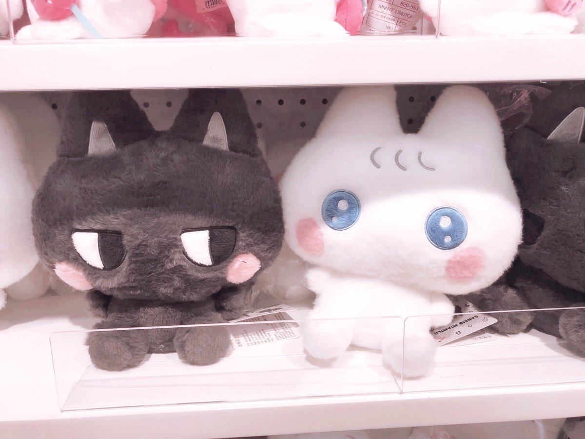 chqwan3's tweet photo. ミアミロっていう中国のサンリオで出てるキャラのグッズがとても欲しい。
個人輸入を考えそうになる。
白いのがミミ、黒いのがムムらしい https://t.co/6xPeGjVuFt