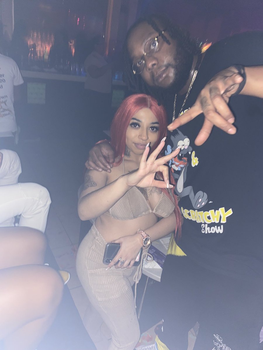 Nunbigger's tweet photo. S/o the homegirl my fit was 🔥 #throwback https://t.co/JI8cXSxhiU