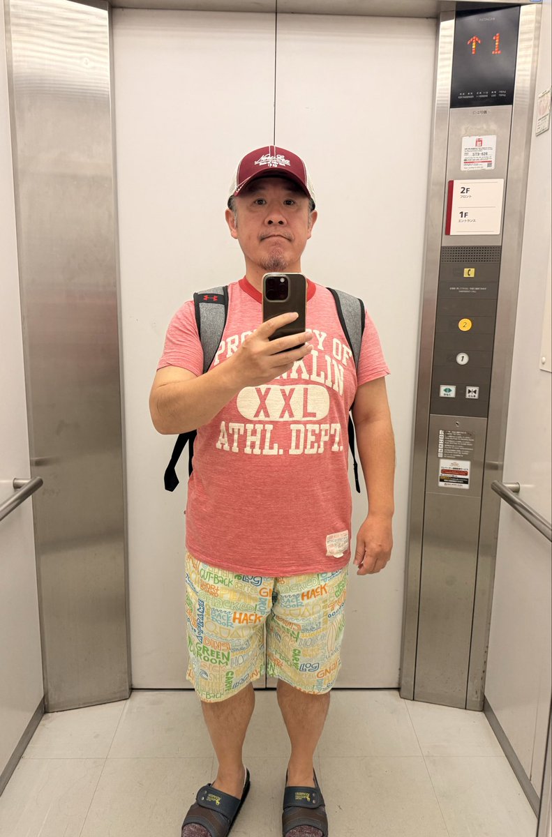 katsu_kun_'s tweet photo. こんにちは🤗
昨日から3連休です♪
先日歯が割れたまいました😱
またしばらく歯医者通いやわ〜😂
抜歯もあるから憂鬱🥲
さてとジム行こかな
・BODY COMBAT 45 👊 https://t.co/HHkKha3b9x