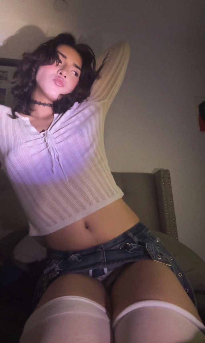 LanaTheProblem's tweet photo. Would you date me even if I’m trans ? 😋 #trans #mtf #nsfw https://t.co/G0WHgRB3n4
