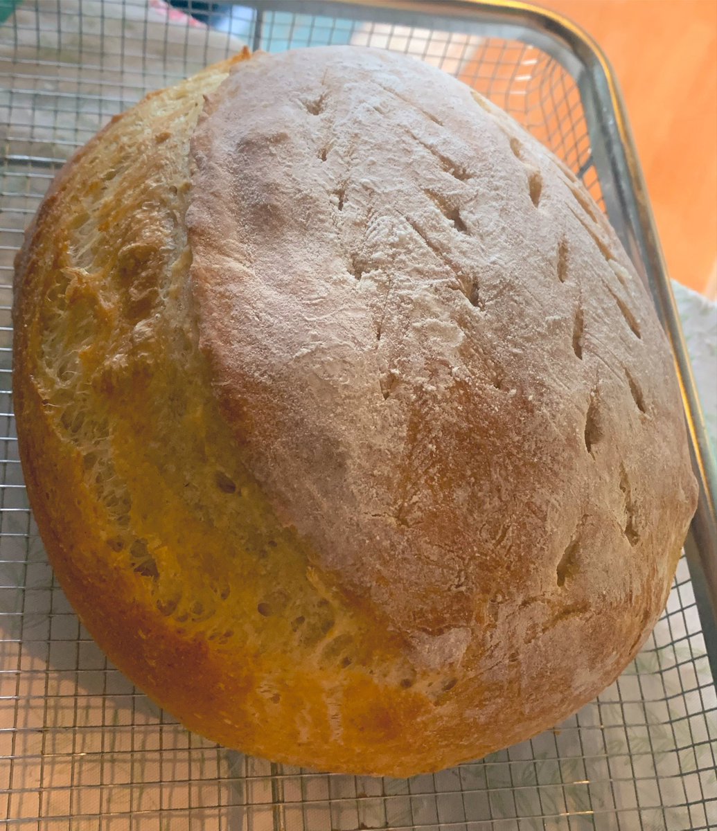 RainbowBreadDay's tweet photo. 焼きたてパン✨

🍞カンパーニュ
外は香ばしく、中はもっちり。
噛むほどに小麦本来の豊かな風味が広がる、シンプルだからこそ美味しさを楽しめるカンパーニュです☺️✨
そのままはもちろん、お食事やスープのお供にもおすすめです🌿

#飯能 #名栗 #ベーカリー #パン屋 #天然酵母パン https://t.co/xOprHiRyhW