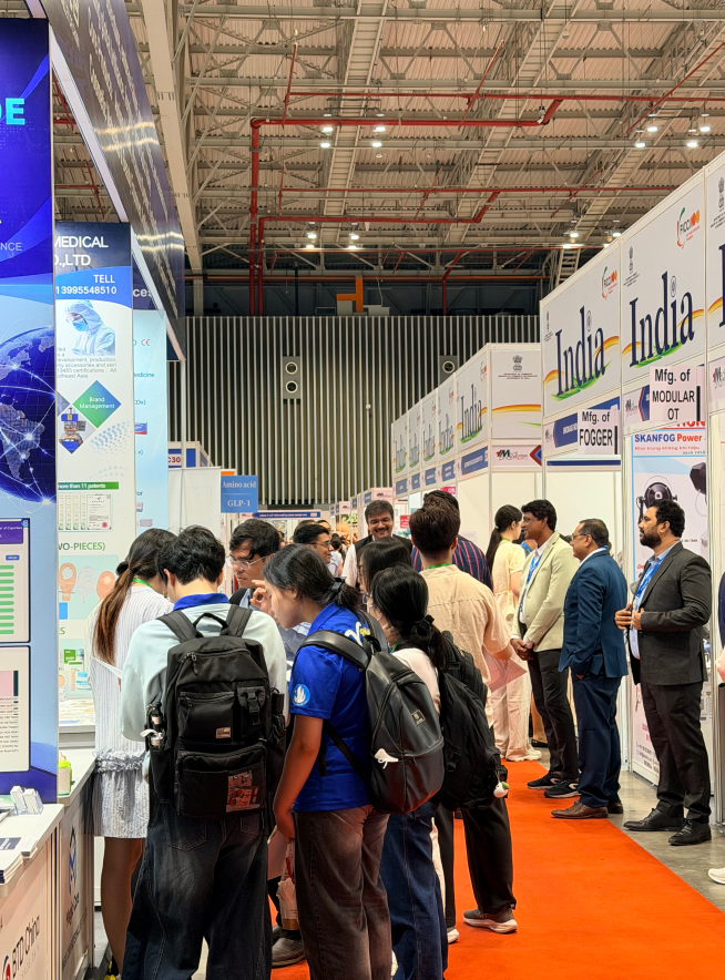 huakangclean's tweet photo. Huakang Clean Shines at the 2026 Vietnam Medi-Pharm Expo — Charting a New Blueprint for Going Global with Cleanroom Technology

#HuakangClean #CleanroomTechnology #Healthcare #Vietnam #ASEAN #ChinaOpticsValley https://t.co/aL7HUttIOE