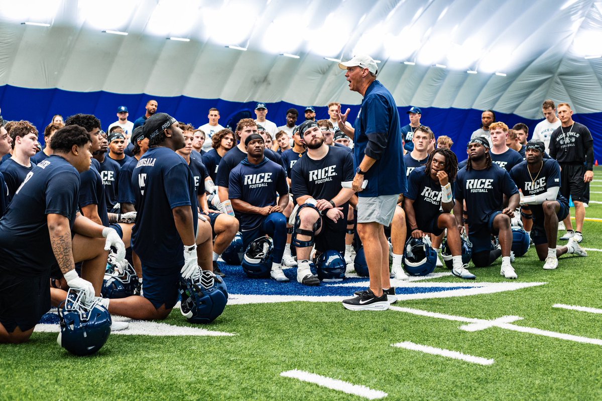 RiceFootball's tweet photo. Day ☝️

#WE | #ReptheR https://t.co/HrTtTRVjvw