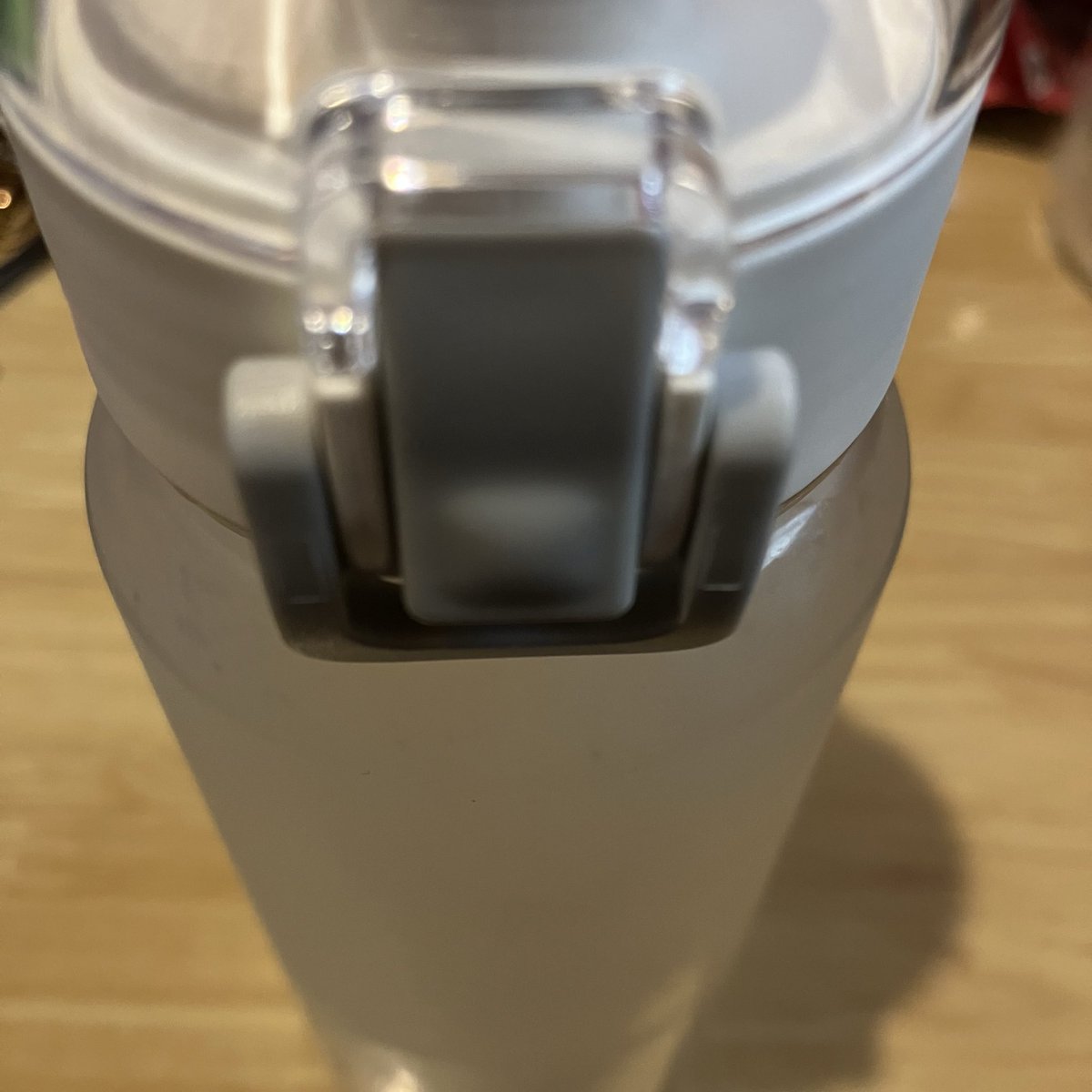 mi_ch_3h's tweet photo. 今日は暑くなるから手作りスポドリを持っていく

市販のスポドリは添加物ゴリゴリの単なる毒汁だからね

水は浄水したものでプラボトルはトライタンのBPAフリー

材料は全て有機材料と海塩

もう一度言う

市販のスポドリ（清涼飲料水）は単なる毒汁 https://t.co/7AtNhgwBab