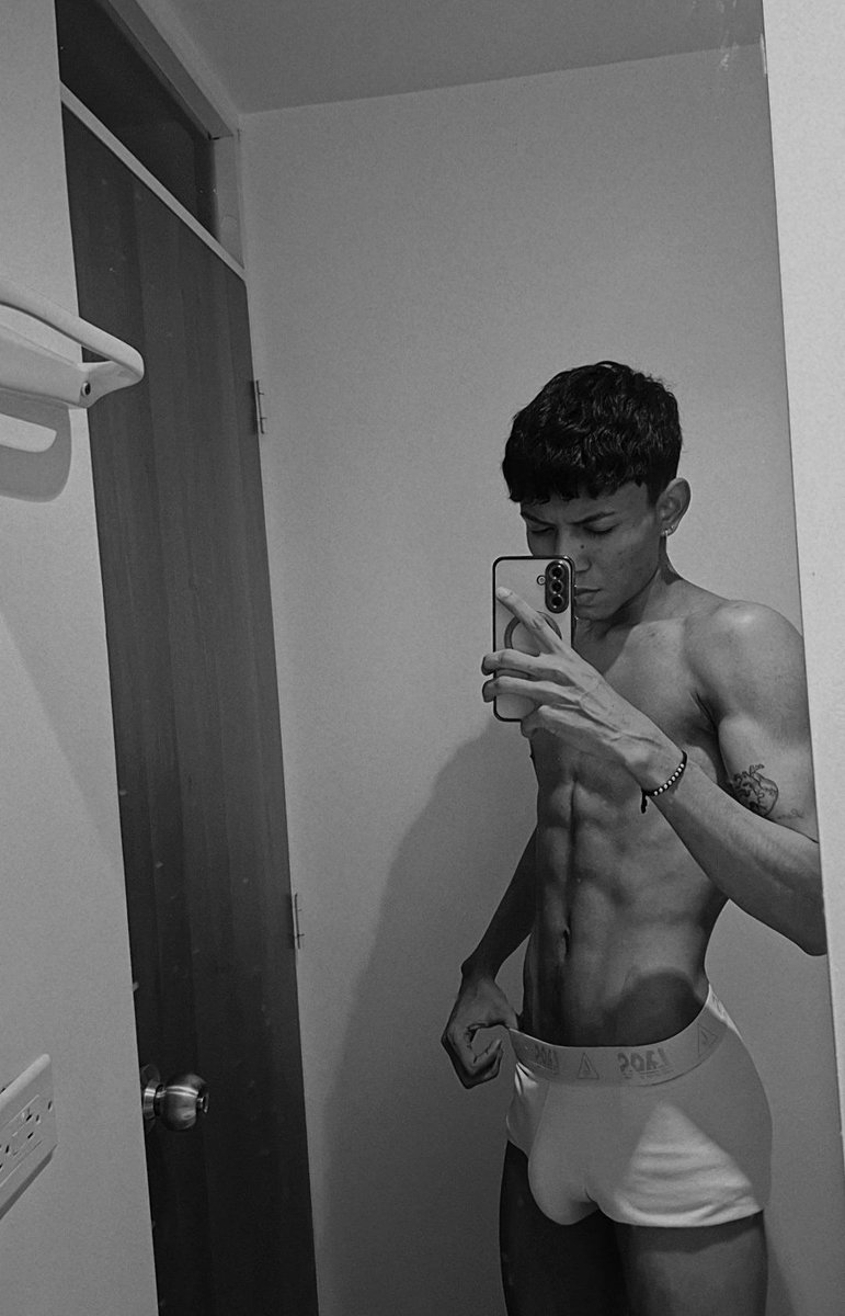 Iam_luiss5's tweet photo. El cuerpo/ La vergota🍆😈🔥
@EventosGayMed 🔥🍆 https://t.co/76YMkBGmJh