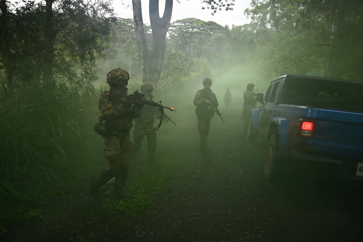 USPACOM's tweet photo. Always ready.

U.S. Airmen with the 178th Security Forces Squadron conduct tactical annual training at Schofield Barracks, Hawaii, maintaining base defense capability and operational readiness.

📍 Hawaii
📸 Tech. Sgt. Tiffany Scofield

#USPACOM #USAF #178thWing #Lethality #Readiness