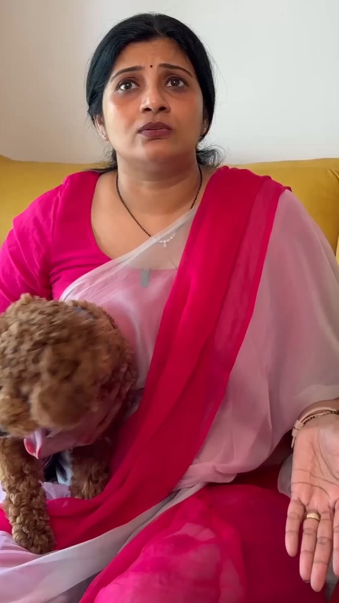 Rajadeluxe69's tweet photo. Oh goddd Nisha baby...god's greatest creation. Look at the way that saree she is flaunting on her🥵.  And ah lazy hairstyle adds more hotness. Damn hottt😘 https://t.co/iCD6QjlYnn