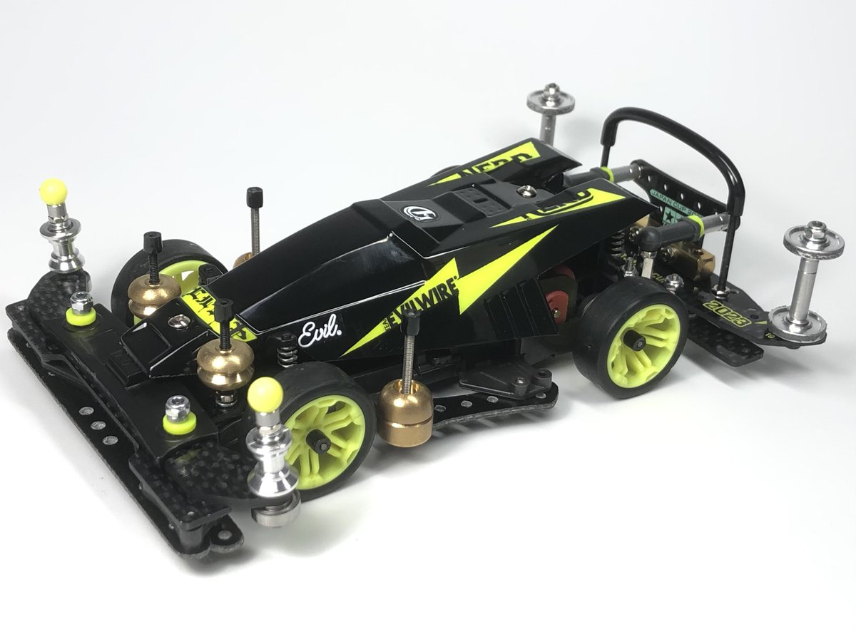 asahi4x4's tweet photo. ストッククラス仕様3台目はVZシャーシで組んでみました!ミニ四駆復帰の要因の一つでもある #ドラテル 仕様のサンダードラゴン⚡️です🤩 #evilwire ステッカーチューンで更に格好良く!
シャーシを蛍光イエローにしたい気持ちもあるけど売ってないのでひとまず黒で。 https://t.co/zY7g0PDj1Y