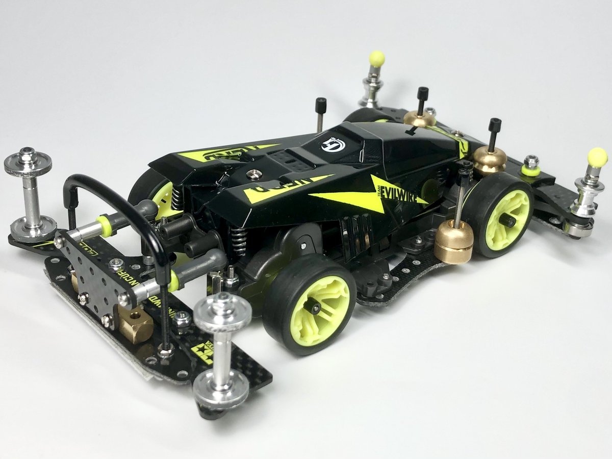 asahi4x4's tweet photo. ストッククラス仕様3台目はVZシャーシで組んでみました!ミニ四駆復帰の要因の一つでもある #ドラテル 仕様のサンダードラゴン⚡️です🤩 #evilwire ステッカーチューンで更に格好良く!
シャーシを蛍光イエローにしたい気持ちもあるけど売ってないのでひとまず黒で。 https://t.co/zY7g0PDj1Y