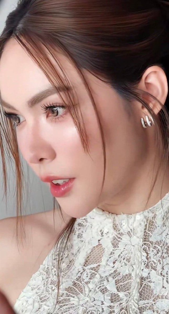 mydearser's tweet photo. Keep shining, no matter what today brings. 🤍

HERE WITH CHARLOTTE06
#ชาล็อตออสติน #CharlotteAustin 
@itscharlotty https://t.co/WFLLs3GY6H