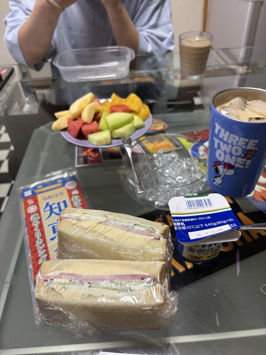 minamina2018's tweet photo. 朝ごはん🤣 https://t.co/X3NMcJy4Xr