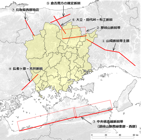 okayama_bousai's tweet photo. 岡山県周辺には、県内で震度６弱以上の強い揺れが発生し、大きな被害をもたらす可能性がある断層があります。県南ではもちろんのこと、南海トラフ巨大地震による震度が比較的小さいと考えられる県北でも、身の回りの家具の固定や、非常用持出袋の準備など、日頃の防災対策が重要です。 https://t.co/wkNuK5AKxw