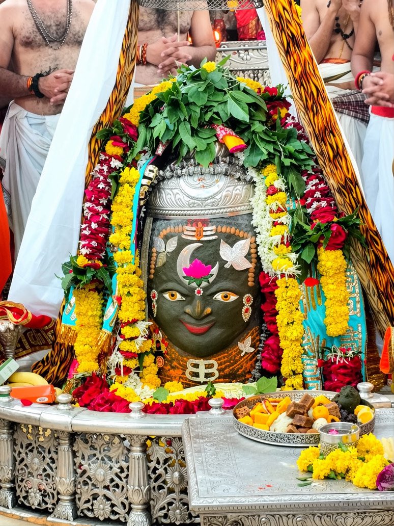 12Jyotirling's tweet photo. श्री महाकालेश्वर भस्म आरती दर्शन | 06.08.2026

Shri Mahakaleshwar Bhasma Aarti Darshan | 06.08.2026 https://t.co/azUzegdw5K