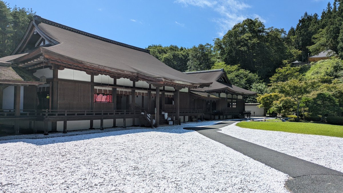 slsubaru's tweet photo. えさし藤��の郷に来ました。
奥州藤原氏の邸宅や政庁が復元されています。
いいですねぇ。ロマンを感じます😆
平安の後や前は、それほどでもないんですけどね😅
#岩手旅行 #えさし藤原の郷 https://t.co/uwKgEtonMO