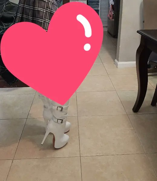 PinkLilyo's tweet photo. Sprinkle me with gifts #giftme #throne #wishlist https://t.co/co0VpHqIco https://t.co/R2pRpkkIEN