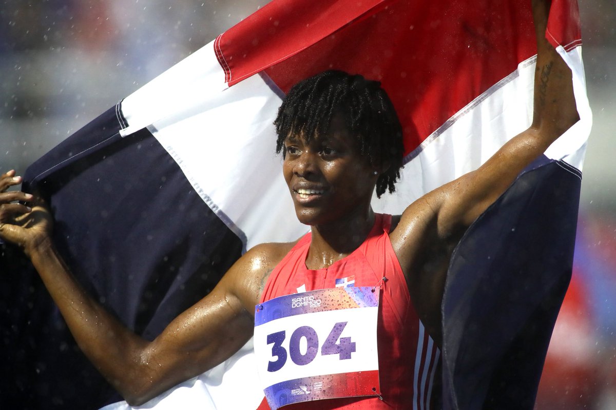 raquelarbaje's tweet photo. ¡Qué orgullo celebrar, una vez más, a Marileidy Paulino! 🇩🇴🥇

Su oro en los 400 metros planos de los Juegos Centroamericanos y del Caribe nos llena de alegría y reafirma el lugar que ha conquistado con esfuerzo, disciplina y constancia. Hoy, todo un país celebra este nuevo triunfo. 

¡Felicidades, Marileidy! 🌺🇩🇴
