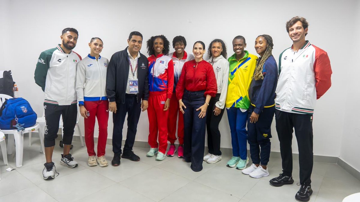 raquelarbaje's tweet photo. ¡Qué orgullo celebrar, una vez más, a Marileidy Paulino! 🇩🇴🥇

Su oro en los 400 metros planos de los Juegos Centroamericanos y del Caribe nos llena de alegría y reafirma el lugar que ha conquistado con esfuerzo, disciplina y constancia. Hoy, todo un país celebra este nuevo triunfo. 

¡Felicidades, Marileidy! 🌺🇩🇴