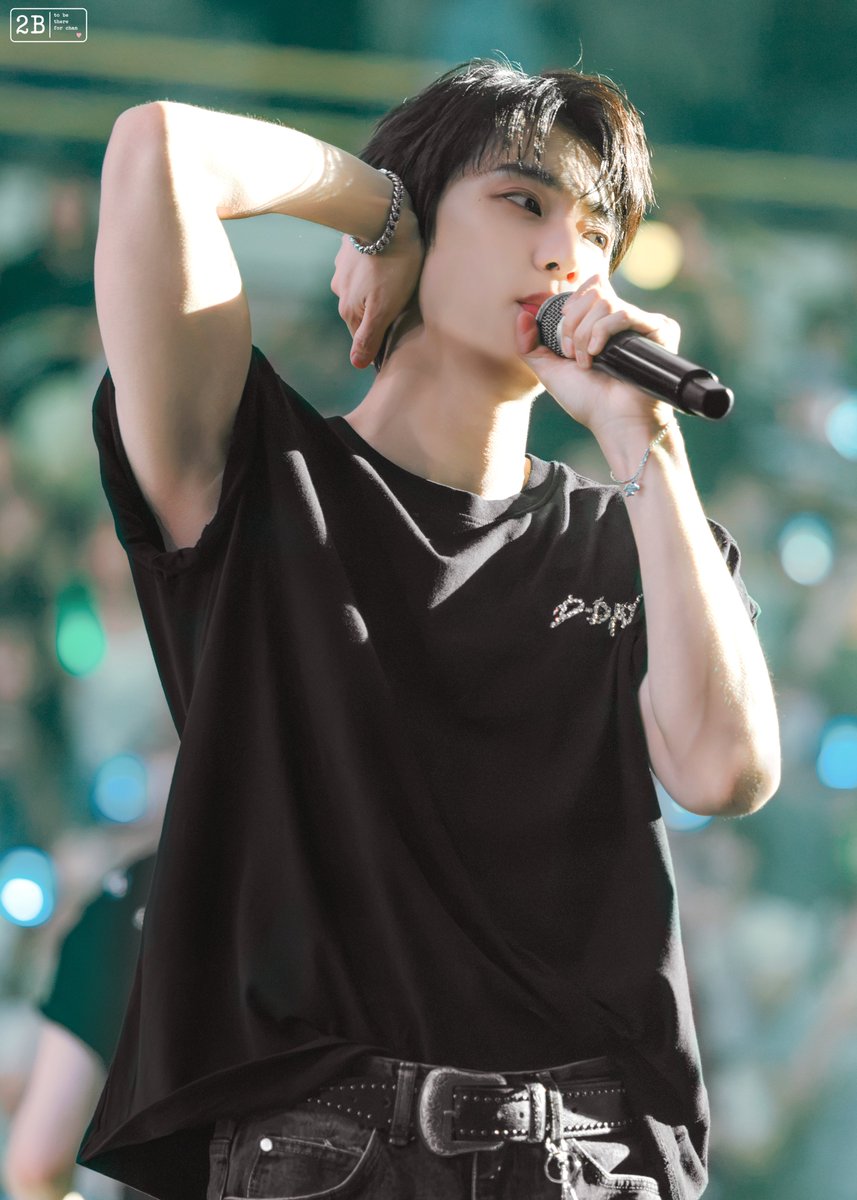 olbll3's tweet photo. 260802  
𝐁𝟏𝐀𝟒 𝟏𝟓𝐓𝐇 𝐀𝐍𝐍𝐈𝐕𝐄𝐑𝐒𝐀𝐑𝐘 𝐂𝐎𝐍𝐂𝐄𝐑𝐓 [𝘿-𝙙𝙖𝙮]   
DAY 3.     

🎐🎐
#B1A4 #공찬 @B1A4_gongchan https://t.co/KJjsdbHG7a