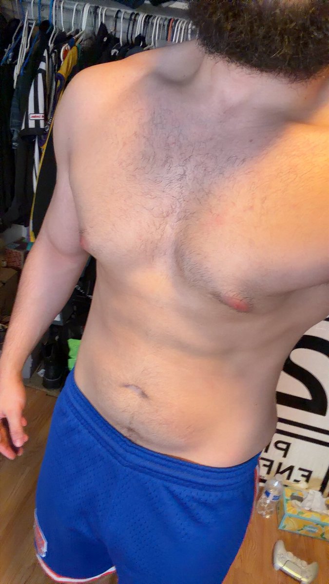 misterstrang3's tweet photo. holding myself accountable (bicep veins?) #gym #muscle #biceps #triceps #beard #nyc #nj #hoboken #jerseycity #brooklyn #queens #manhattan #abs https://t.co/nlnqGNiyyA