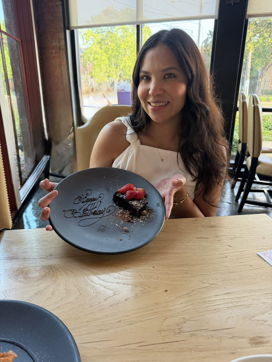 kberrios_07's tweet photo. Happy Birthday mi amor 🎊🎉🎂🎁🎈 Te Amo 🫶 🥰 https://t.co/y83n1pwZnR