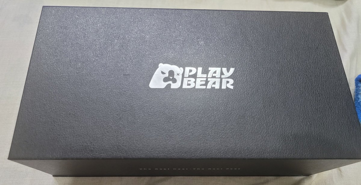 MagusFurry's tweet photo. Chegou o meu terceiro dildo que eu compro. E dessa vez de uma marca nacional a @playbearGlobal. 
Apesar dos 4 tamanhos que eles tem para esse dildo eu ter achado pequeno, queria ter pego um maior, a preocupação com o produto é  10/10. 
Resto das avaliações nos comentários abaixo: https://t.co/XKXk1NFDMJ
