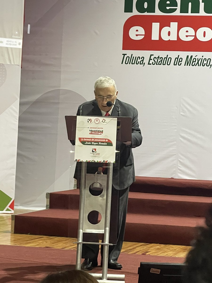 HANIBAL_GP's tweet photo. Me dio mucho gusto asistir a la conferencia de Don @EChuayffet, quien, con su amplia experiencia y visión de Edo, nos recordó los principios, valores e ideales que han fortalecido mi convicción partidista y mi compromiso con el servicio púb. #JesúsReyesHeroles #FormaciónPolítica https://t.co/oRSGMEoZBN