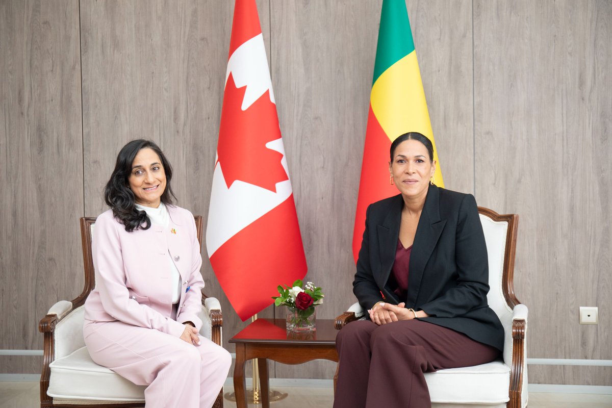 CanadaPE's tweet photo. La ministre Anand rencontre la ministre des Affaires étrangères du Bénin, Corinne Amori Brunet
Lisez le texte intégral: https://t.co/5NpqPiXyFx https://t.co/yDGDUh5UXl