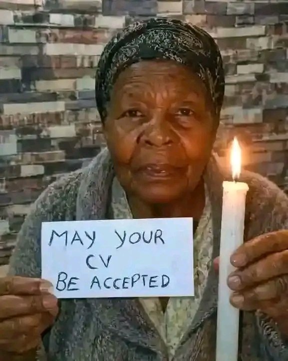MissLELOMK1's tweet photo. MAY THE YEAR 2026 END WITH YOU EMPLOYED. 🙏🕯 https://t.co/euVhsjih6w