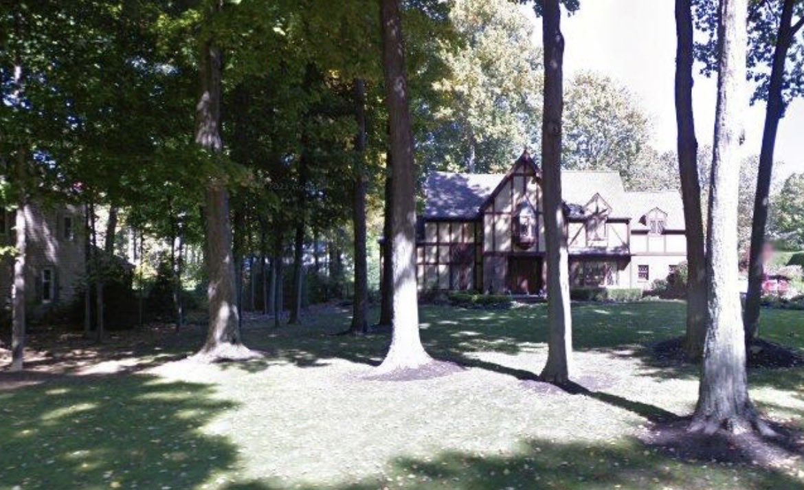 JaySanos2's tweet photo. Front of Walker Scobell house https://t.co/w3MwMwlAha