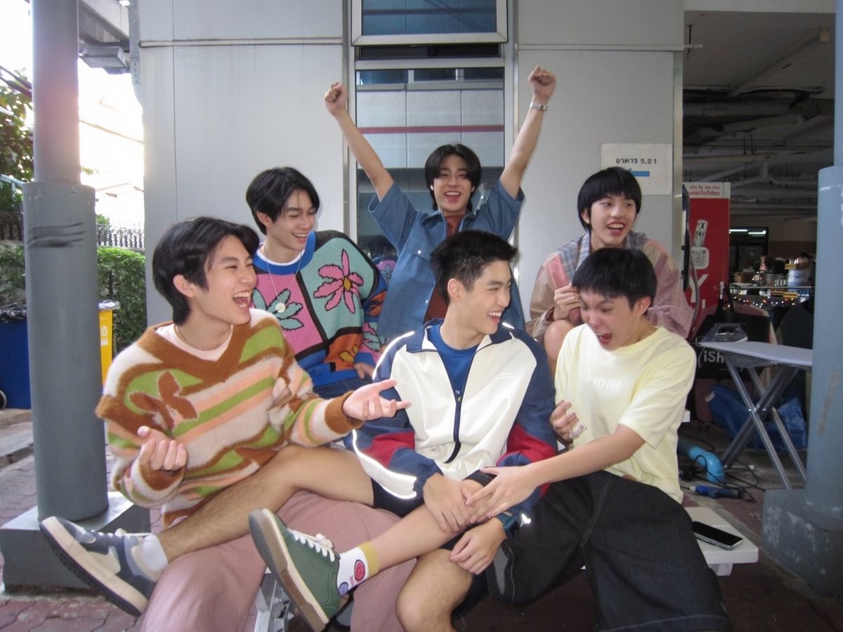 Gustaaxyz's tweet photo. Sinto falta da era boys in love https://t.co/CGJqC2Y3Lt