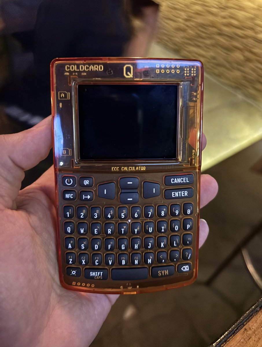 0xPumbi's tweet photo. Tomé la decisión de autocustodiar mis $BTC. Me recomendaron este dispositivo.

Qué opinan chat? https://t.co/SfWjybhjnn
