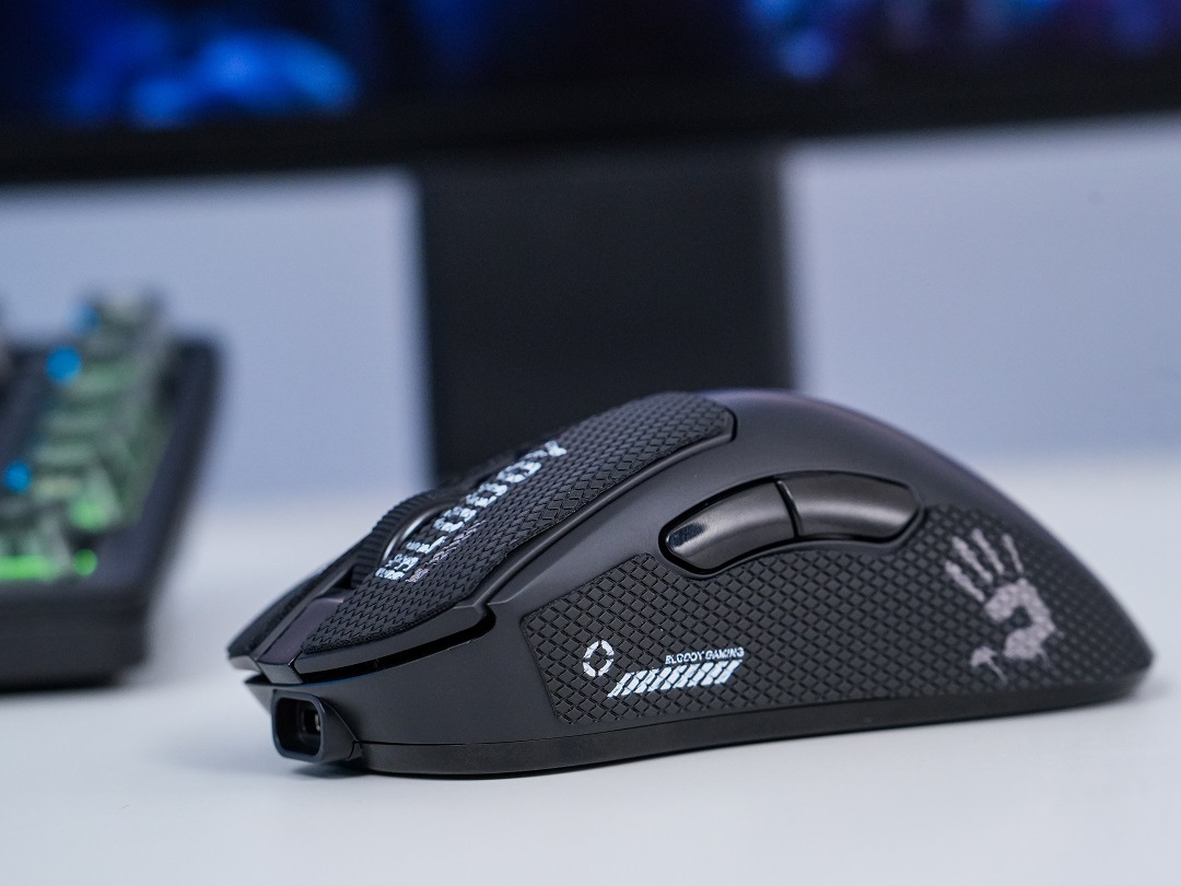 Bloodygaming's tweet photo. R73 keeps the click clean from different finger positions so your timing does not collapse when the fight gets ugly. https://t.co/JLzBt0b5rN