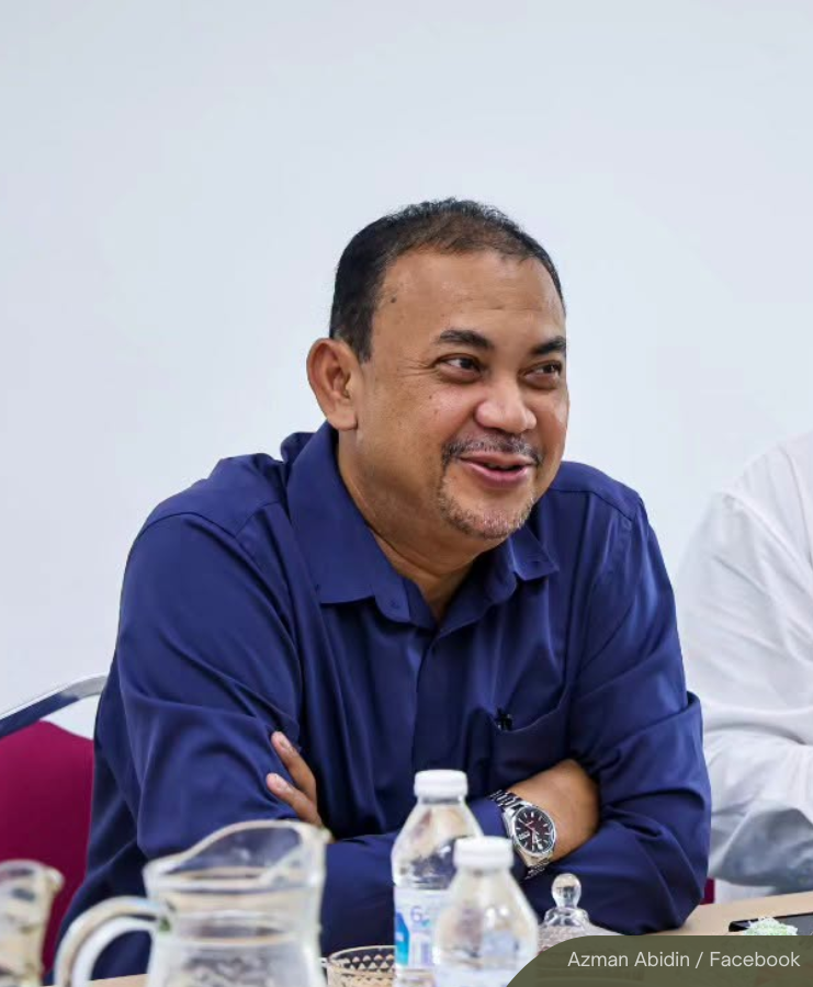 NewsBFM's tweet photo. The Prime Minister’s political secretary Azman Abidin has been appointed as Ampang parliamentary coordinator after PKR lawmaker Rodziah Ismail’s access to the MyKhas constituency allocation system was suspended.

He said welfare assistance applications could now be submitted directly to his office for coordination.