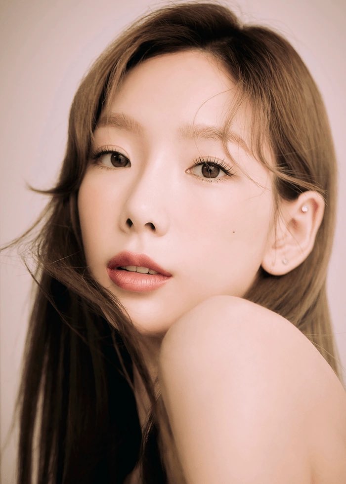 H3AV9N's tweet photo. snsd’s 19th anniversary also means 19 years with taeyeon 🥹 i hope she knows just how proud we are of her and that this is only the beginning… here’s to the next 19 years, and many more 💜 https://t.co/rd5zA55yUy