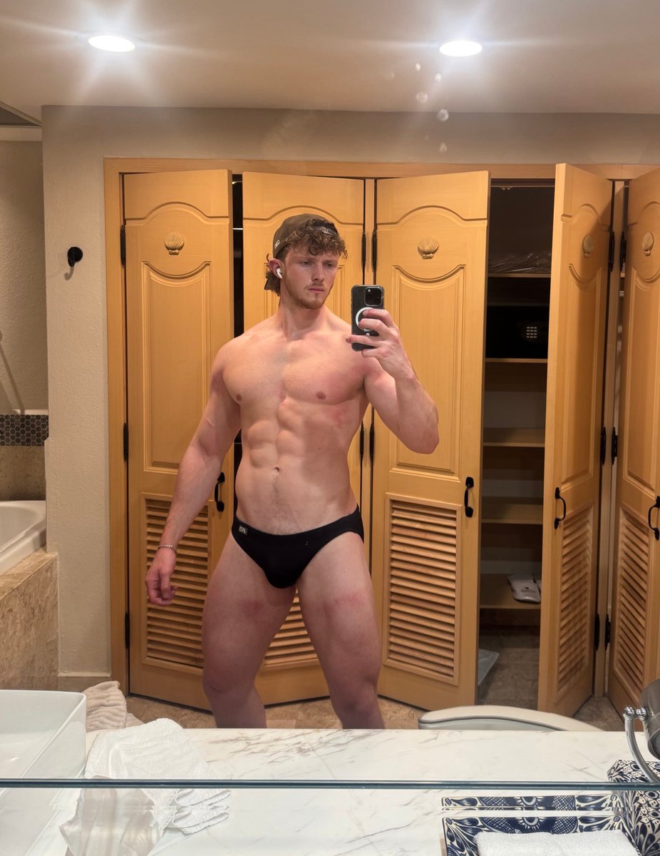 Pablogba92's tweet photo. slide into my DMs with 'surprise' for something spicy 😈 https://t.co/6vHzMJVwIo