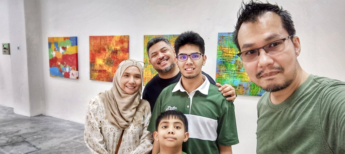 thesas29's tweet photo. Check out Infinite Expressions @DoubleTree Putrajaya until 30th Sept. Free entry. Wed to Sun | 12pm to 6pm.
#ShafiqGhazie #InfiniteExpressions #fyp #DoubleTreePutrajaya #artexhibition #lifestyle https://t.co/YzaEmiz6DE
