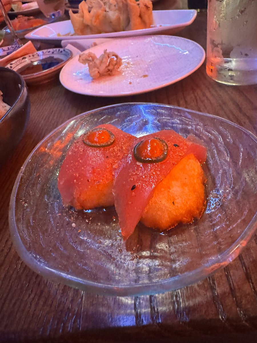 Dedo's tweet photo. We love sushi 😩 https://t.co/PqCUu5IKRg