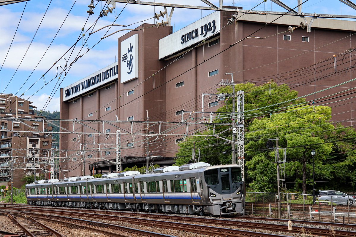 tetsusha's tweet photo. 225系HF404編成吹田出場試運転 https://t.co/v04WwBlRj1