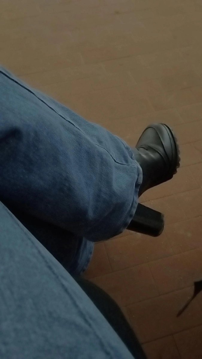 lu____1_'s tweet photo. Eu sei que você, capacho, adoraria ser pisoteado por ela!
#findom #moneyslave #podo #pés #saltos https://t.co/R6PVoAMy8a