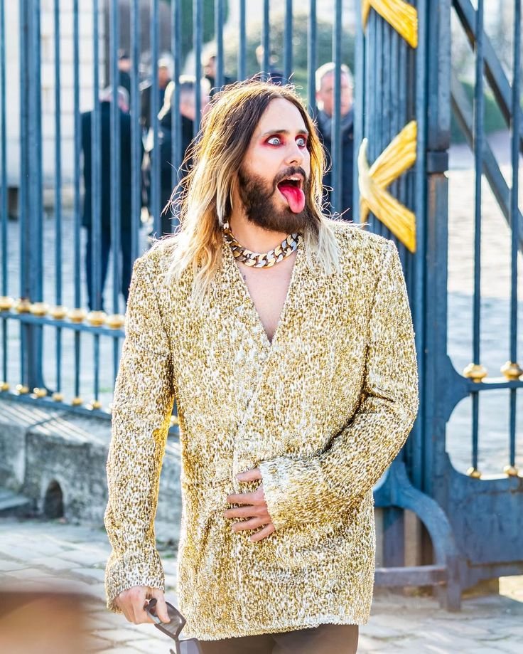 JaredLeto365043's tweet photo. Jared Leto 
It's not how much you have, it's how you live that makes your life special. https://t.co/u9TSUOmHey