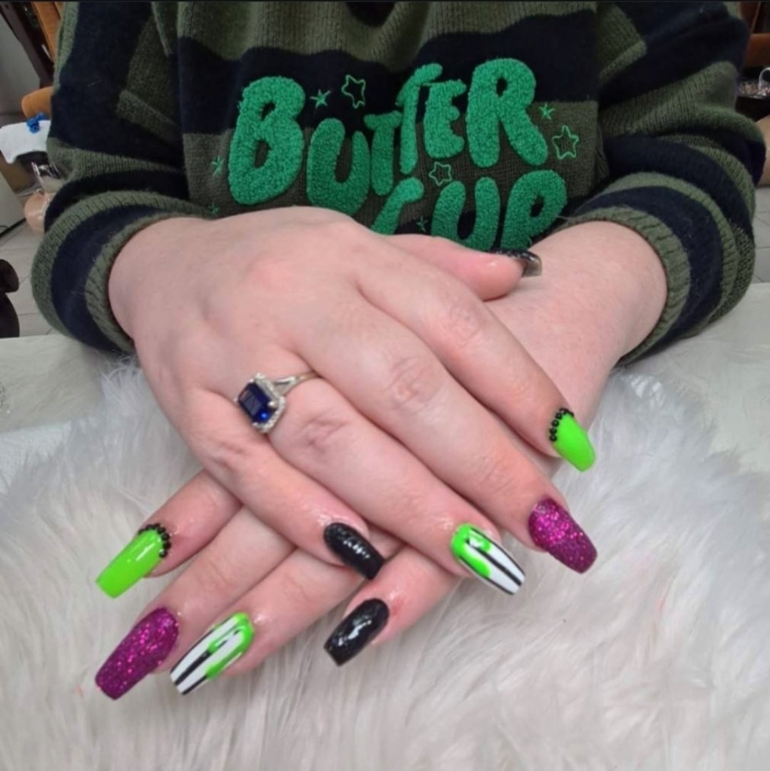 TrishaPafisha's tweet photo. Its been a hot minute since I went to the nails salon for some pampering.. Next paypig to pay for my nails will get to pick the design and color... *BBW Findom Goddess https://t.co/T6gmkPAK4Q