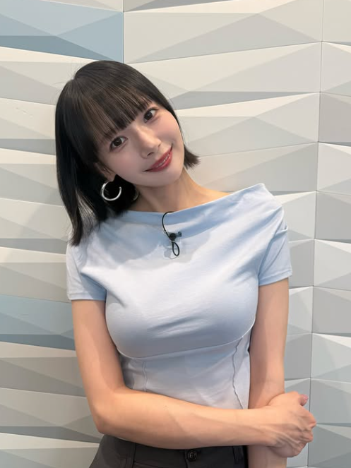 yosh1110_hands's tweet photo. 岡田紗佳さん（170cm）、腕の筋や血管、そして手の大きさを含めて最高なんですよね。
https://t.co/RM9U81lrvZ https://t.co/2PgsPSPrZW