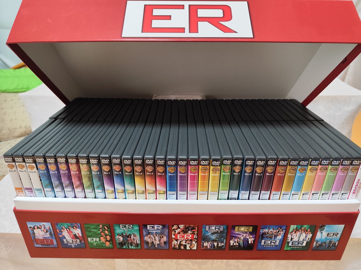 W400W500's tweet photo. 先週、「ER」と「フレンズ」のDVD-BOXを購入して、ずーっと観ているのですが、とにかくなにがいいって吹替キャストなわけです。
グリーンの井上倫宏さんや、ロスの小山力也さん、カーターの平田広明さんとベントンの大塚明夫さんなど、耳が幸せすぎて時間が溶けますな。 https://t.co/jDiTZ6UXOV