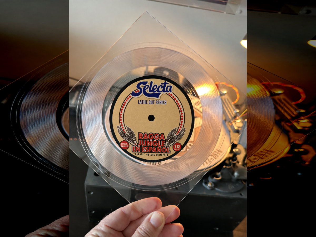 6blocc's tweet photo. https://t.co/ueWEoEs8Y9
PRE-ORDER NOW!
This classic dancehall anthem gets super charged by 6Blocc. Rollin' jungle breaks and ragga bass keep the vibes sky high as the lyrics keep flowing inna 80's stylee!

• 7" Clear record single sided square
• Full color cover and labels https://t.co/ZpugZHmsB1