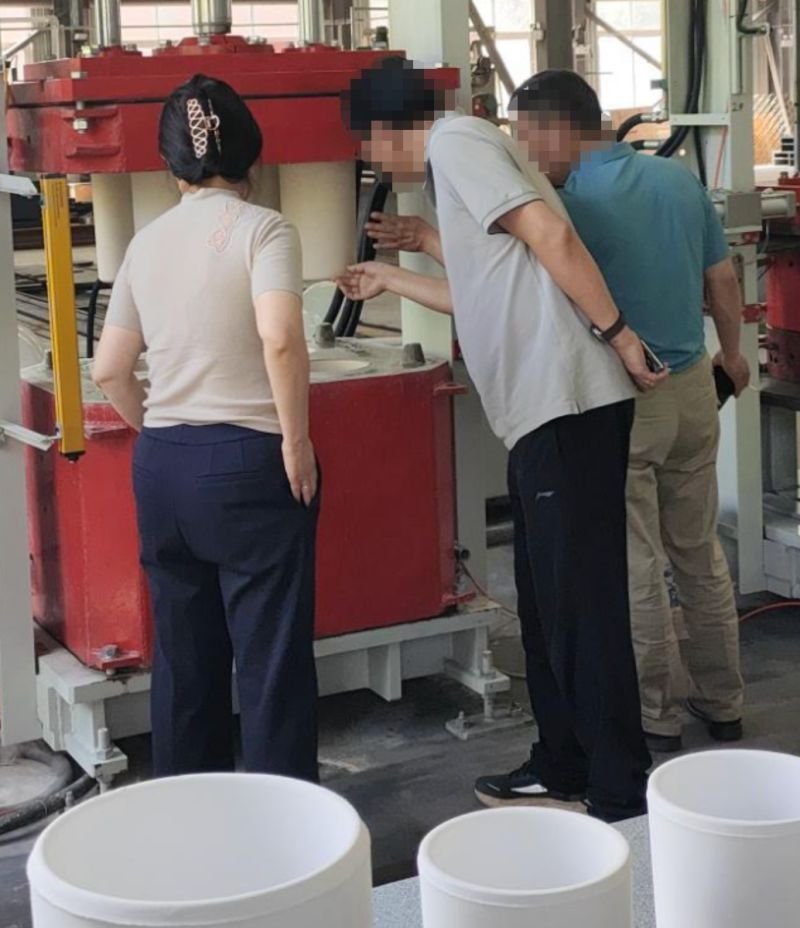 Catheri15211686's tweet photo. If you're stuck with traditional slip casting or looking at forming routes for technical ceramics, send me a DM—happy to compare notes.
#AdvancedCeramics #HighPressureCasting #TechnicalCeramics #Manufacturing https://t.co/Ilu1ZXbxSj
