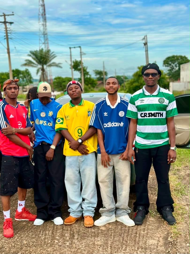 MrDimple_247's tweet photo. JERSEY DAY 
#JOSTUMFYBWEEK 
#JerseyDay 
@i_dey_mkd @Campus_Cuties https://t.co/zrzevehKFu
