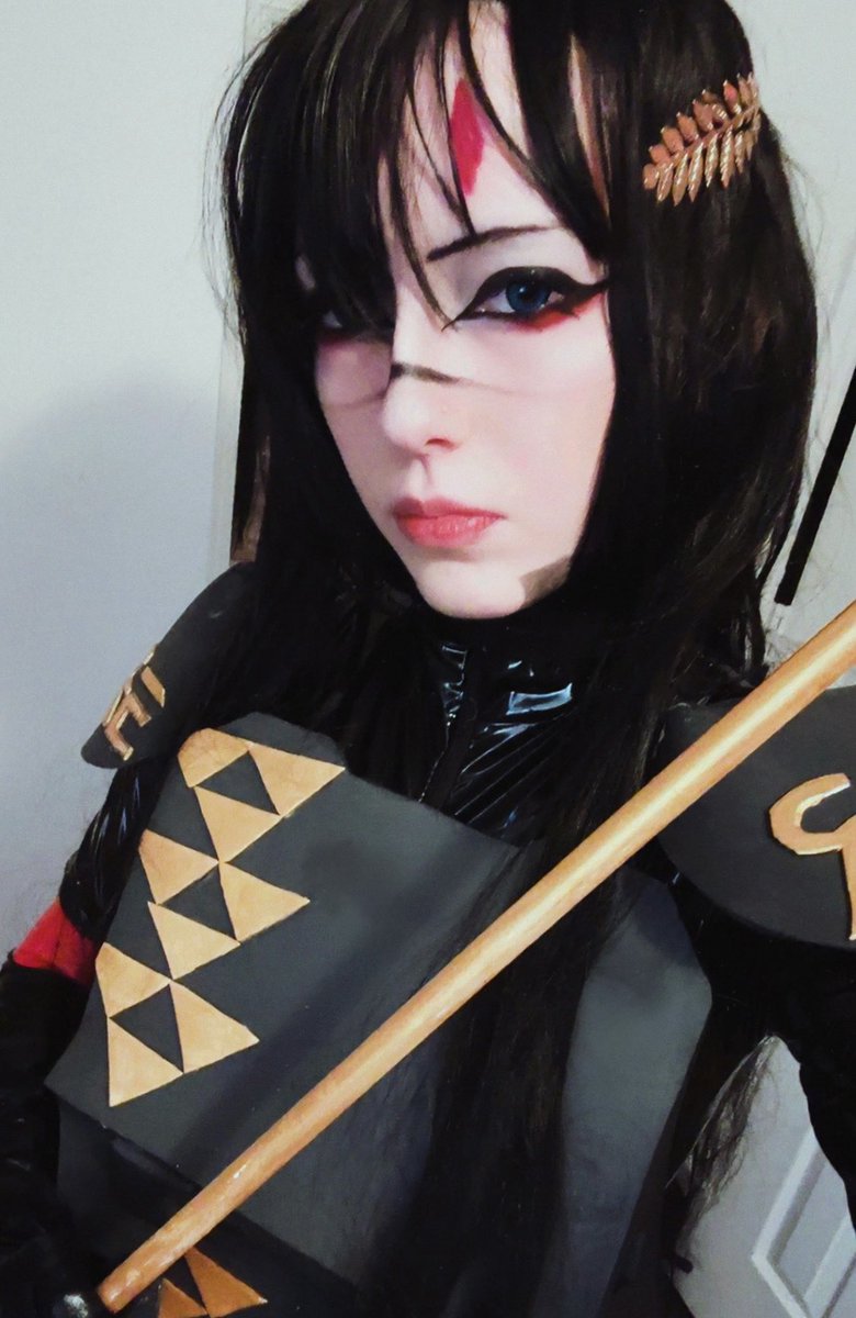 ravenroxyzimmer's tweet photo. You guys are so small 
#signalis #falke https://t.co/fTcNlAfFzc