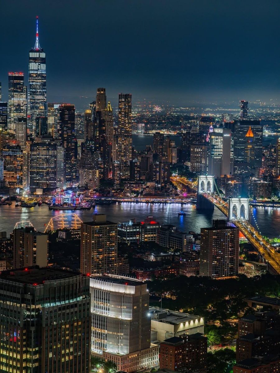 VerdantSoli's tweet photo. NYC is even more vibrant at night. https://t.co/TDJNL7nv6B
