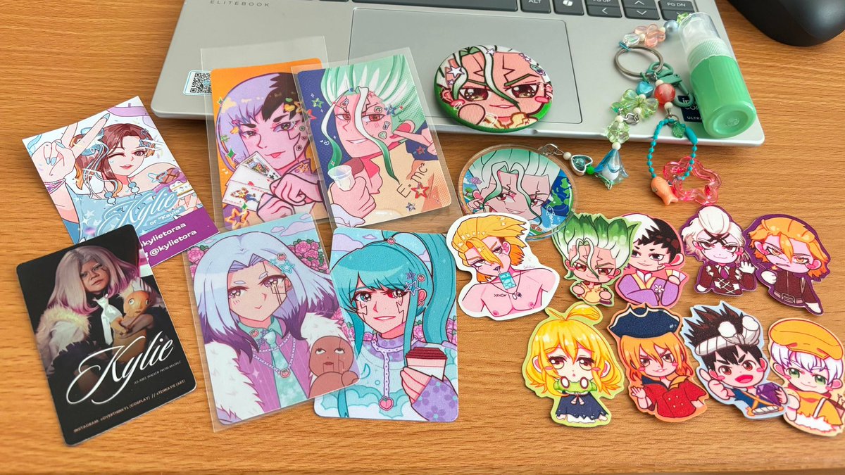 myredbeloved's tweet photo. Opening merch packages while working feels so great hehe

I'm so happy to finally have this beautiful Dr.Stone merch. Thank you also for bonus kak @kylietora (⁠ ⁠˘⁠ ⁠³⁠˘⁠)⁠~♡ https://t.co/1TPk4DNJfV
