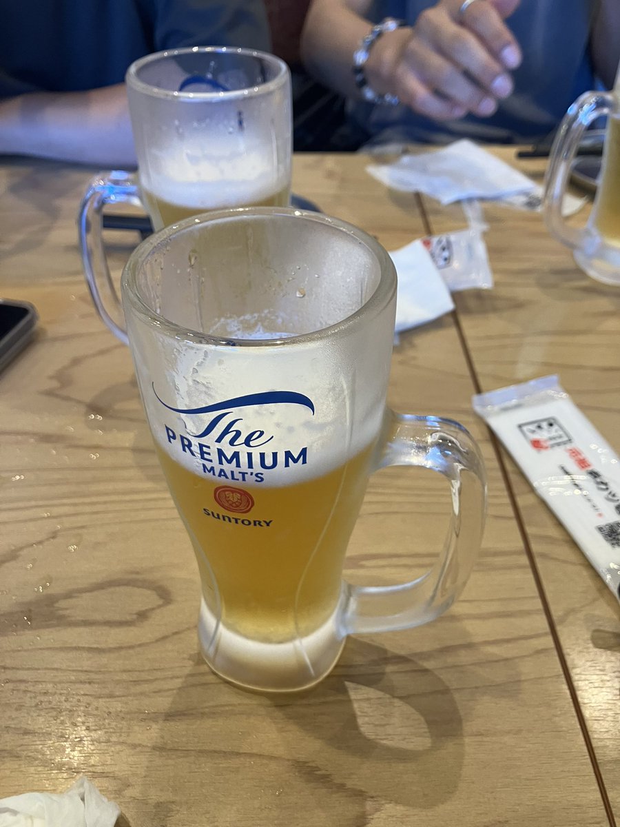 ken_avaR4's tweet photo. 大阪来て一発目昼から飲み https://t.co/OvxsYFfEwb